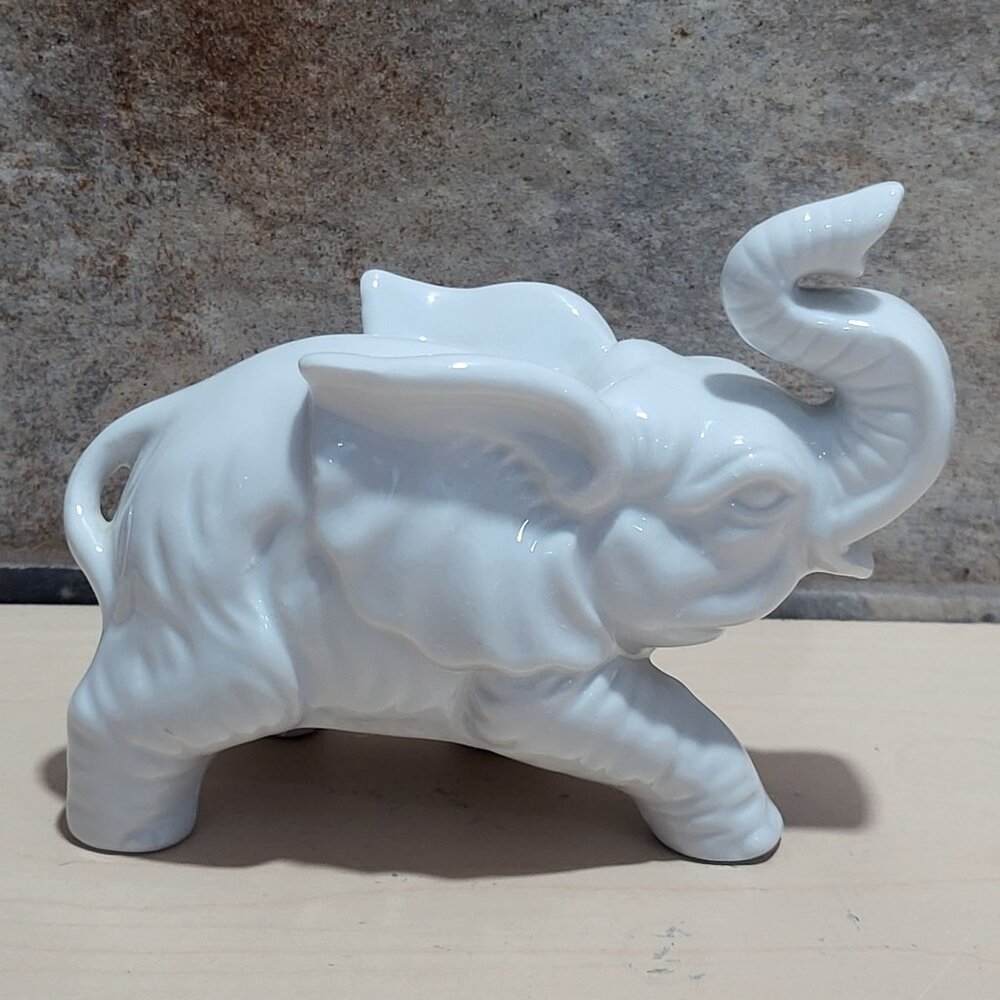 Vintage Toyo White Porcelain Elephant Figurine Japan